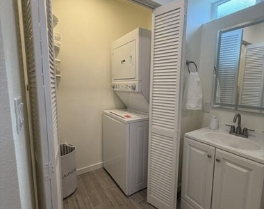 800 W Howe Street - Photo Thumbnail 33