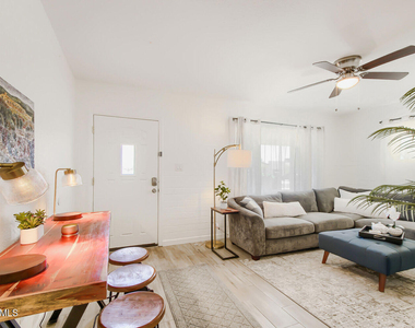 800 W Howe Street - Photo Thumbnail 14