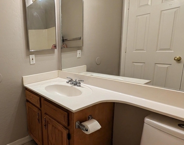 2536 E Mcarthur Drive - Photo Thumbnail 18