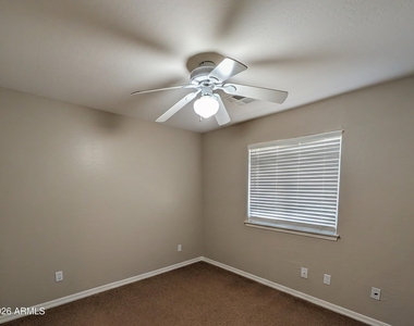 2536 E Mcarthur Drive - Photo Thumbnail 16