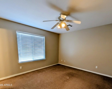 2536 E Mcarthur Drive - Photo Thumbnail 8