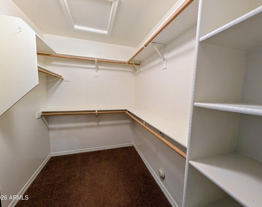 2536 E Mcarthur Drive - Photo Thumbnail 13