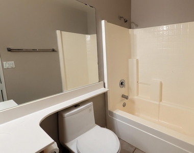 2536 E Mcarthur Drive - Photo Thumbnail 17