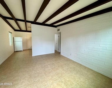 514 W 13th Street - Photo Thumbnail 6