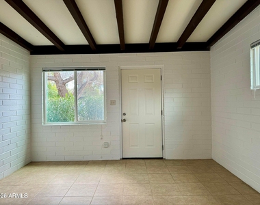 514 W 13th Street - Photo Thumbnail 3