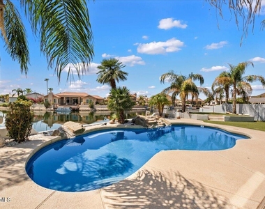 21624 N 56th Drive - Photo Thumbnail 18
