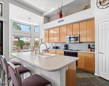 21624 N 56th Drive - Photo Thumbnail 5