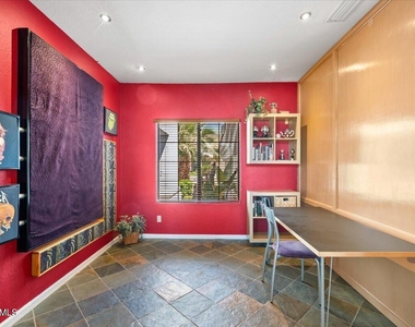 21624 N 56th Drive - Photo Thumbnail 15