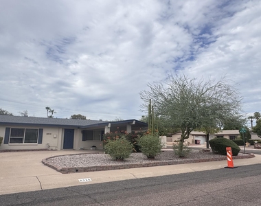 8326 E Sage Drive - Photo Thumbnail 1