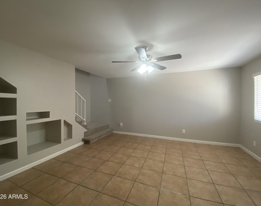2311 E Hartford Avenue - Photo Thumbnail 2