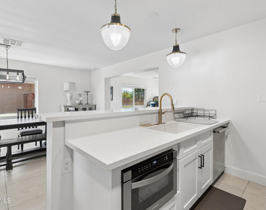 8659 E Roanoke Avenue - Photo Thumbnail 8