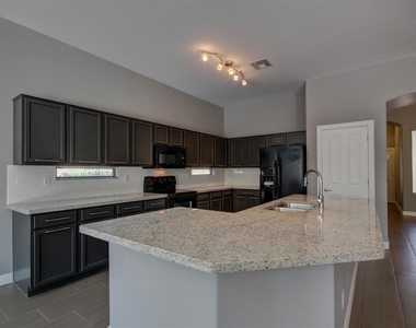 4027 E Marshall Avenue - Photo Thumbnail 11