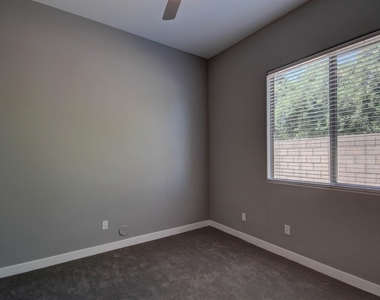 4027 E Marshall Avenue - Photo Thumbnail 19