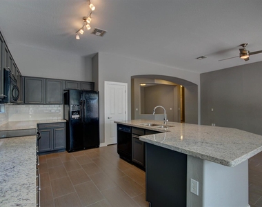 4027 E Marshall Avenue - Photo Thumbnail 12