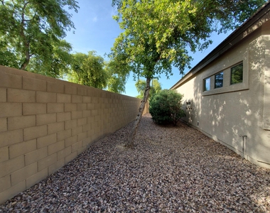 4027 E Marshall Avenue - Photo Thumbnail 25
