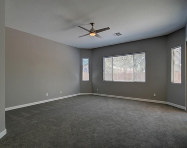 4027 E Marshall Avenue - Photo Thumbnail 22
