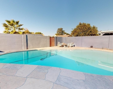 5426 S College Avenue - Photo Thumbnail 19