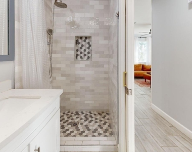 5426 S College Avenue - Photo Thumbnail 16