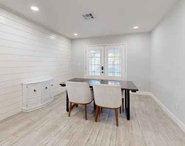 5426 S College Avenue - Photo Thumbnail 5