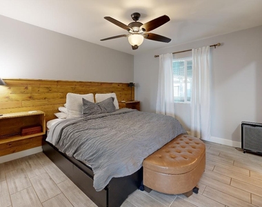 5426 S College Avenue - Photo Thumbnail 12