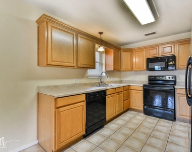 2733 Melissa Lane - Photo Thumbnail 17