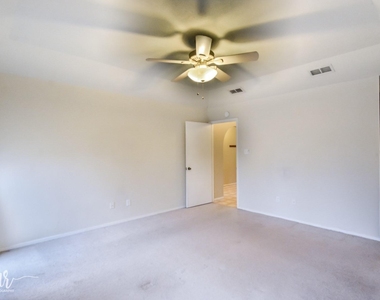 2733 Melissa Lane - Photo Thumbnail 32