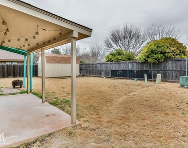2733 Melissa Lane - Photo Thumbnail 35