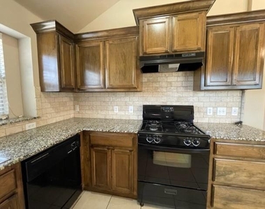 3016 Queenston Avenue - Photo Thumbnail 16