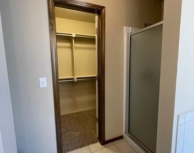 3016 Queenston Avenue - Photo Thumbnail 26