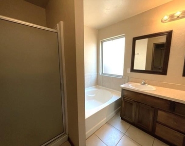 3016 Queenston Avenue - Photo Thumbnail 28