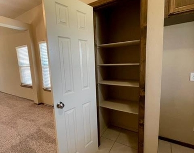 3016 Queenston Avenue - Photo Thumbnail 18