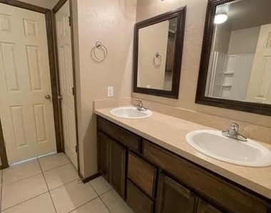 3016 Queenston Avenue - Photo Thumbnail 10