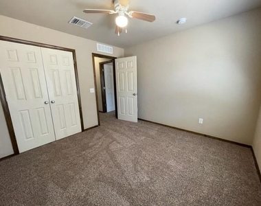 3016 Queenston Avenue - Photo Thumbnail 21