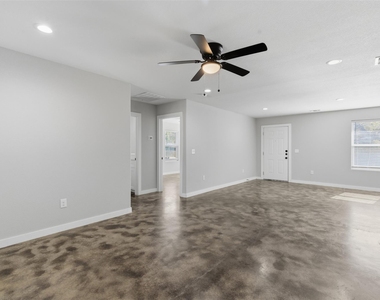 612 W Coffin Street - Photo Thumbnail 7