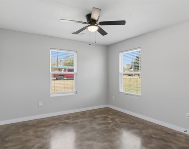 612 W Coffin Street - Photo Thumbnail 12
