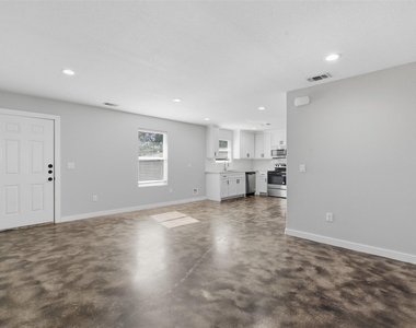 612 W Coffin Street - Photo Thumbnail 1