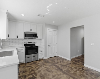 612 W Coffin Street - Photo Thumbnail 3