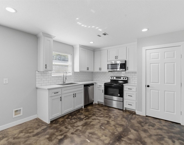 612 W Coffin Street - Photo Thumbnail 4