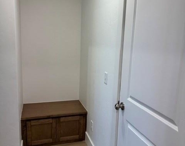 16104 Wolf Creek Way - Photo Thumbnail 28