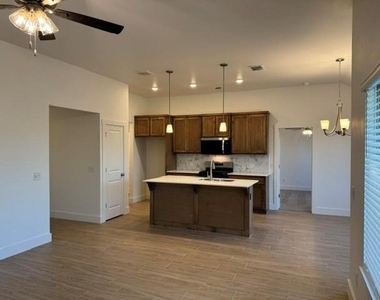 16104 Wolf Creek Way - Photo Thumbnail 5