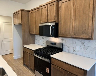 16104 Wolf Creek Way - Photo Thumbnail 7