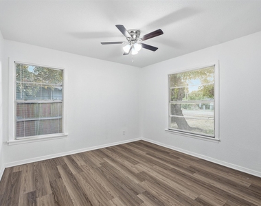1520 S 3rd Street - Photo Thumbnail 14