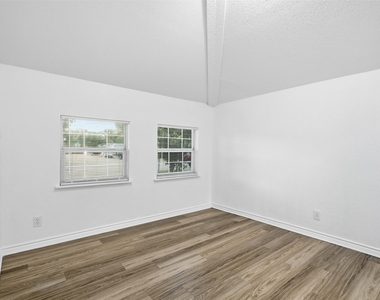 1520 S 3rd Street - Photo Thumbnail 12