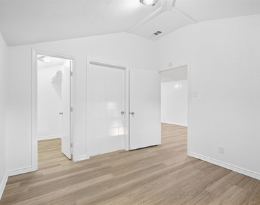 1520 S 3rd Street - Photo Thumbnail 13