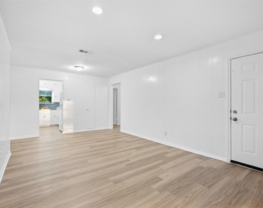 1520 S 3rd Street - Photo Thumbnail 8