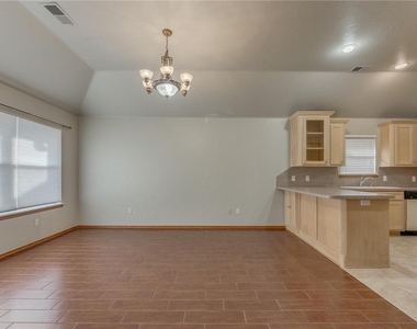 1004 Sw 127th Place - Photo Thumbnail 16