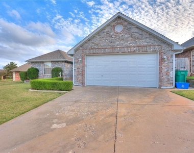 1004 Sw 127th Place - Photo Thumbnail 8