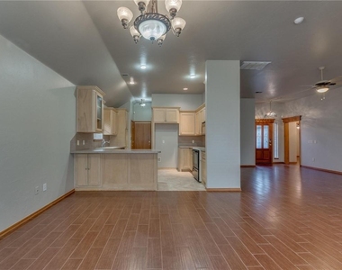 1004 Sw 127th Place - Photo Thumbnail 17