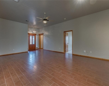 1004 Sw 127th Place - Photo Thumbnail 14