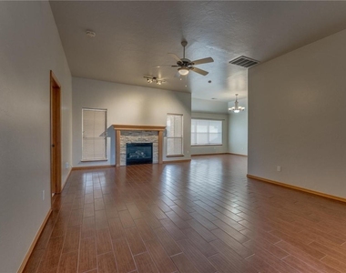 1004 Sw 127th Place - Photo Thumbnail 12